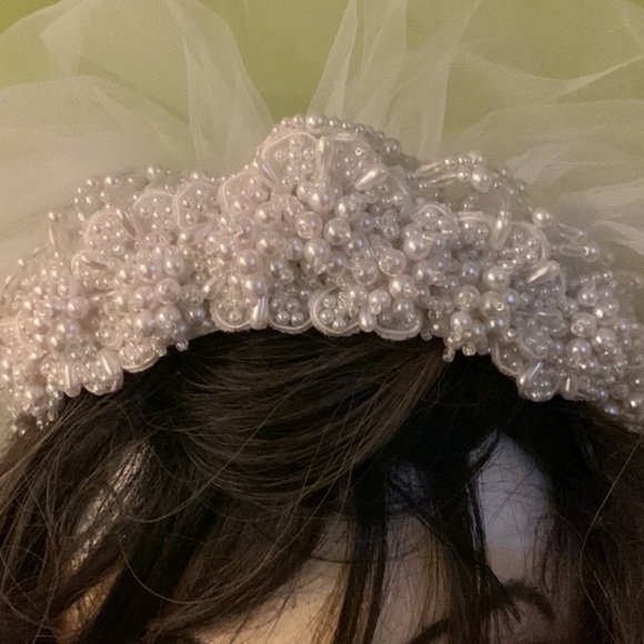 David’s bridal 2 teir veil and headpiece - Picture 10 of 12